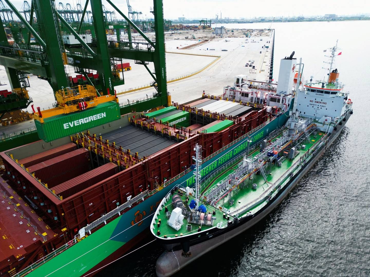 Et containerskib fra X-Press Feeders tanker metanol. | Foto: X-Press Feeders/Reuters/Ritzau Scanpix