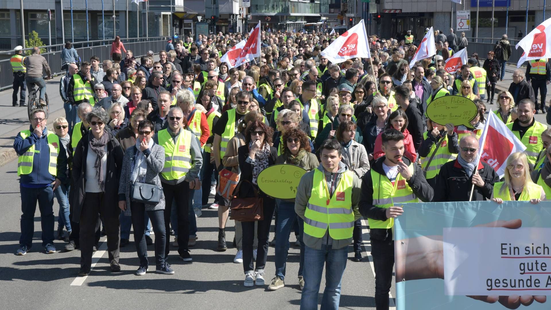 Streiks, wie hier im Jahr 2019, wollen Arbeitgeber und Gewerkschaft Verdi bei der diesjährigen Tarifrunde möglichst vermeiden. | Foto: picture alliance / BeckerBredel | BeckerBredel