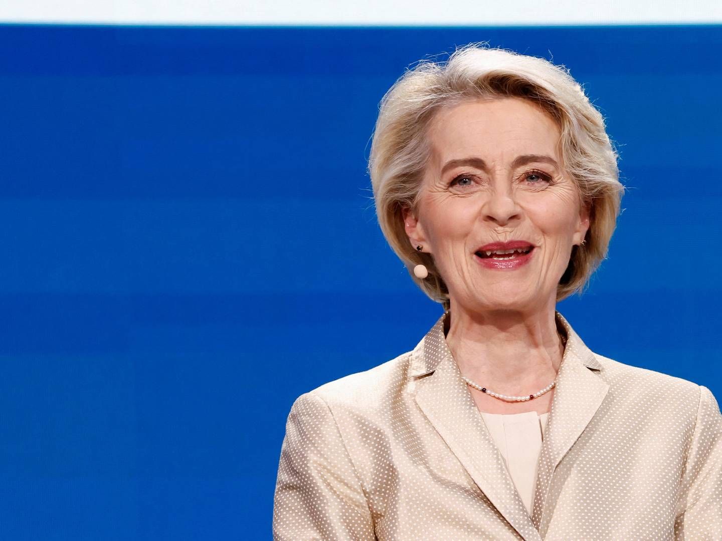 Ursula von der Leyen udråbte sin egen borgerlige EPP-gruppe til valgets sejrherre søndag aften. Hun lægger vægt på, at midterkoalitionen med de konservative, socialdemokraterne og de liberale bevarer deres flertal. | Foto: Piroschka Van De Wouw