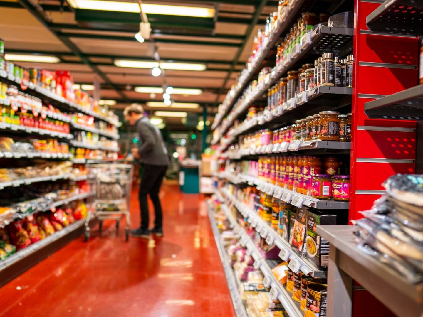 PRISVEKST: Matvareprisene økte 1,1 prosent fra april til mai. Det er en høy månedsendring til mai å være men likevel en moderat oppgang sammenlignet med i fjor, ifølge SSB. | Foto: Heiko Junge / NTB