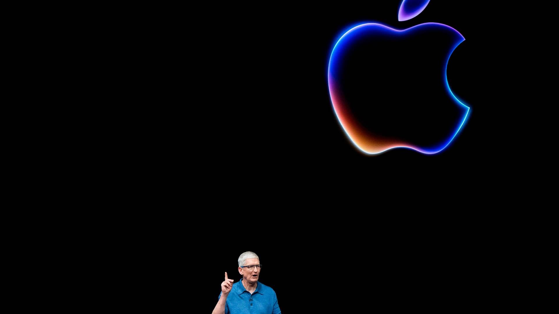 Apples topchef Tim Cook på scenen i Cupertino mandag. | Foto: Nic Coury/AFP/Ritzau Scanpix