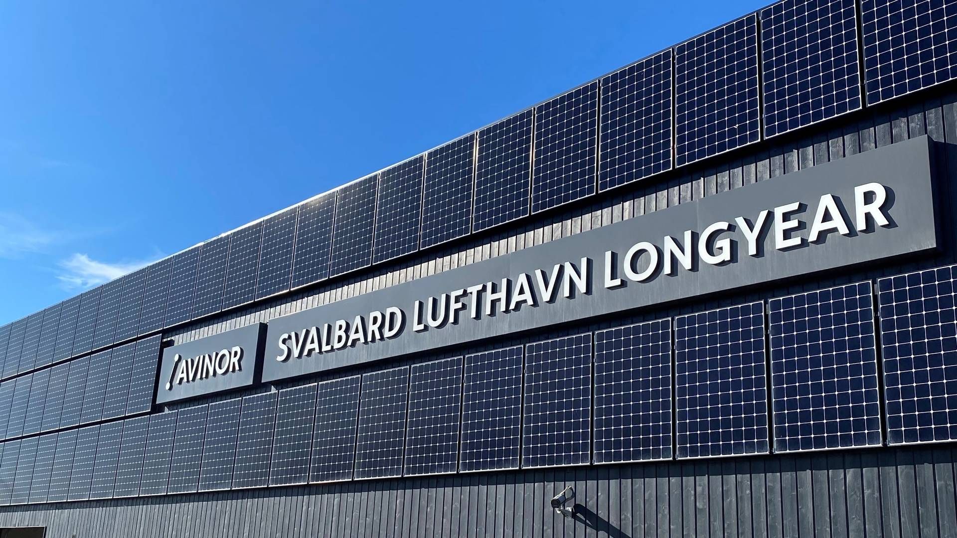 STRID: Både Postens fraktfly og kommersielle fly lander på Svalbard lufthavn Longyearbyen, og hit kommer alle flybårne varer. | Foto: Gøril Huse