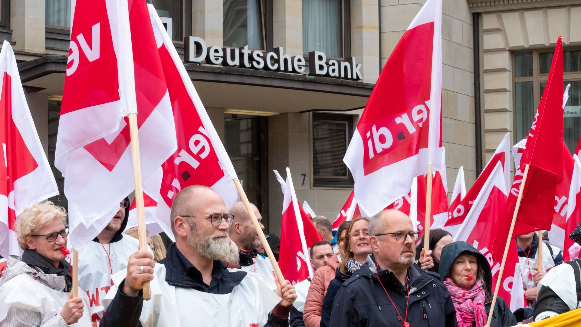 Auch die Deutsche Bank ist von den Streiks betroffen. | Foto: picture alliance/dpa | Bodo Marks