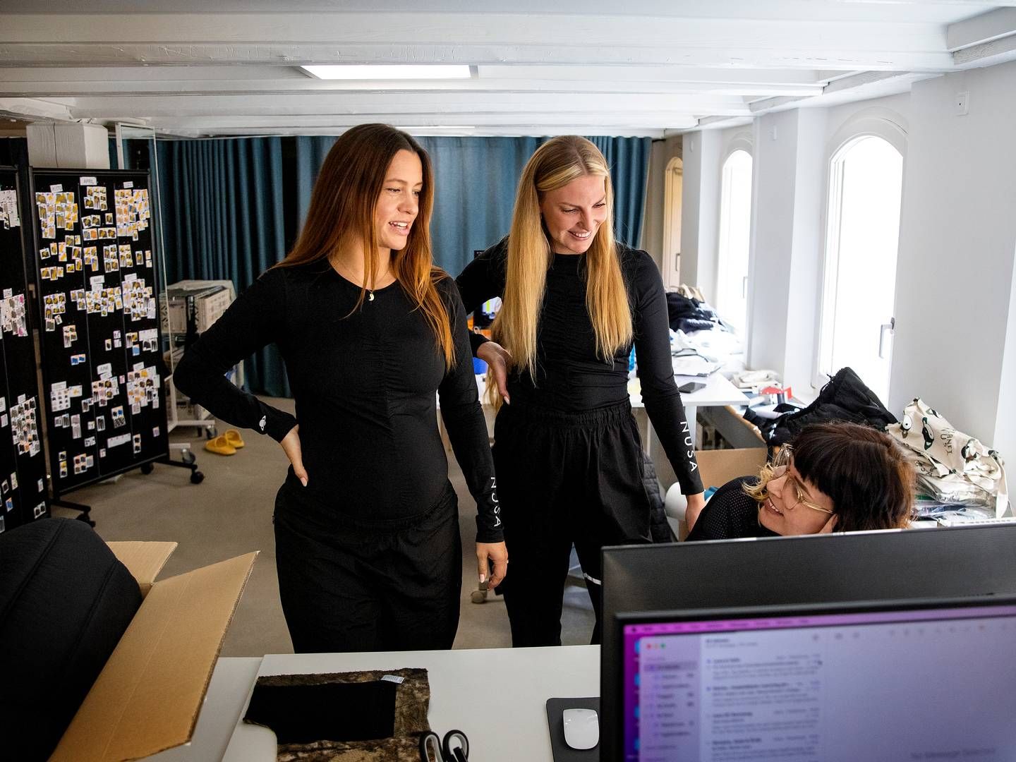 Mille Skat (tv.) og Kristine Esmer (th.) står bag PLanet Nusa, der laver sportstøj til kvinder. | Photo: Finn Frandsen/Ritzau Scanpix