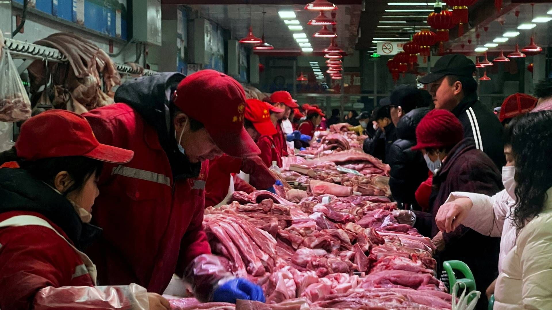 Kina er det største eksportmarked for svinekød i EU. Her på et marked i Beijing 2. februar 2024. Foto: Staff/Reuters/Ritzau Scanpix