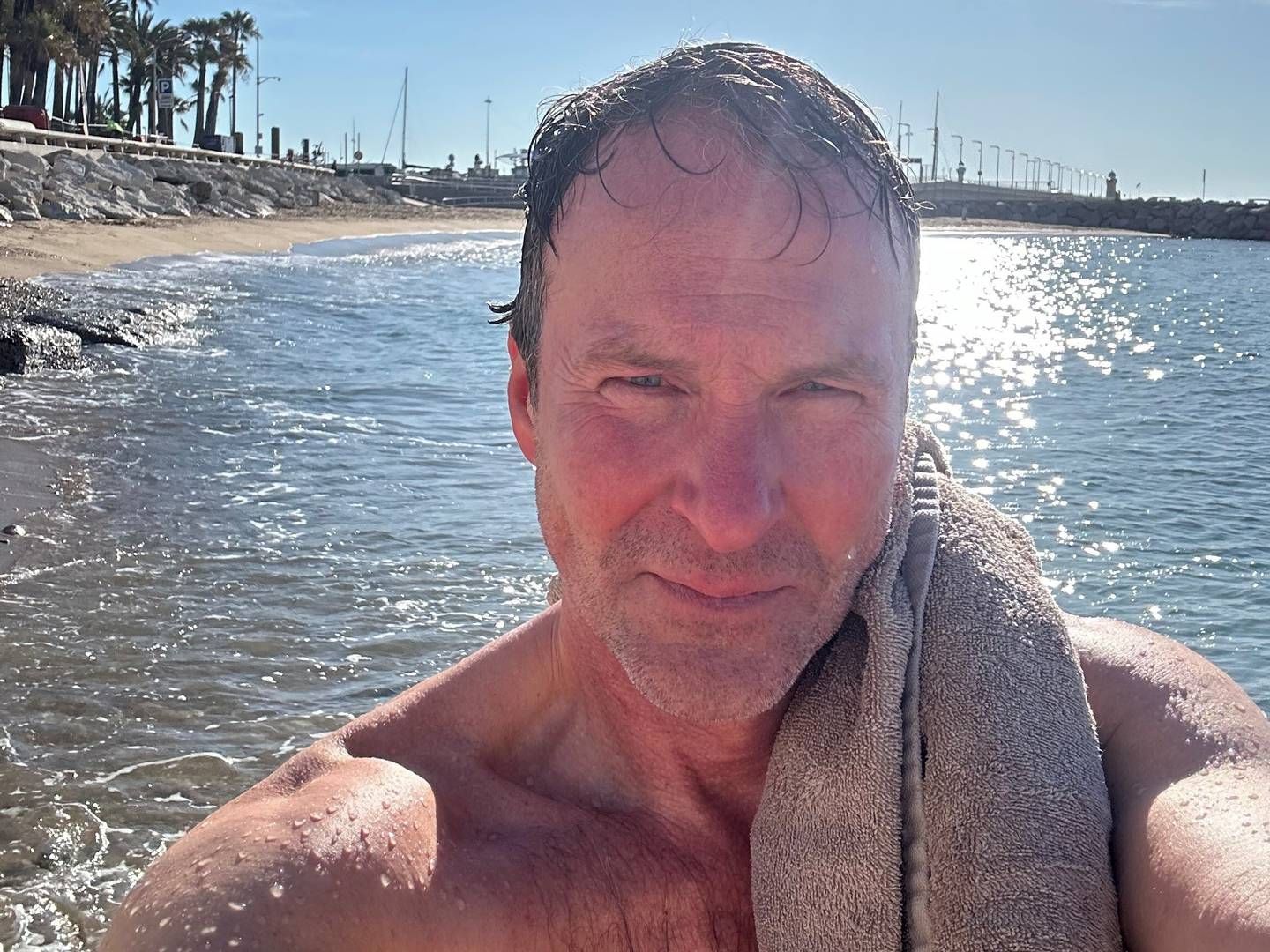ÅRET RUNDT: Thor Thoeneie forteller at han badet året rundt - uansett. Her fra Cannes under Mipim i mars. | Foto: Privat