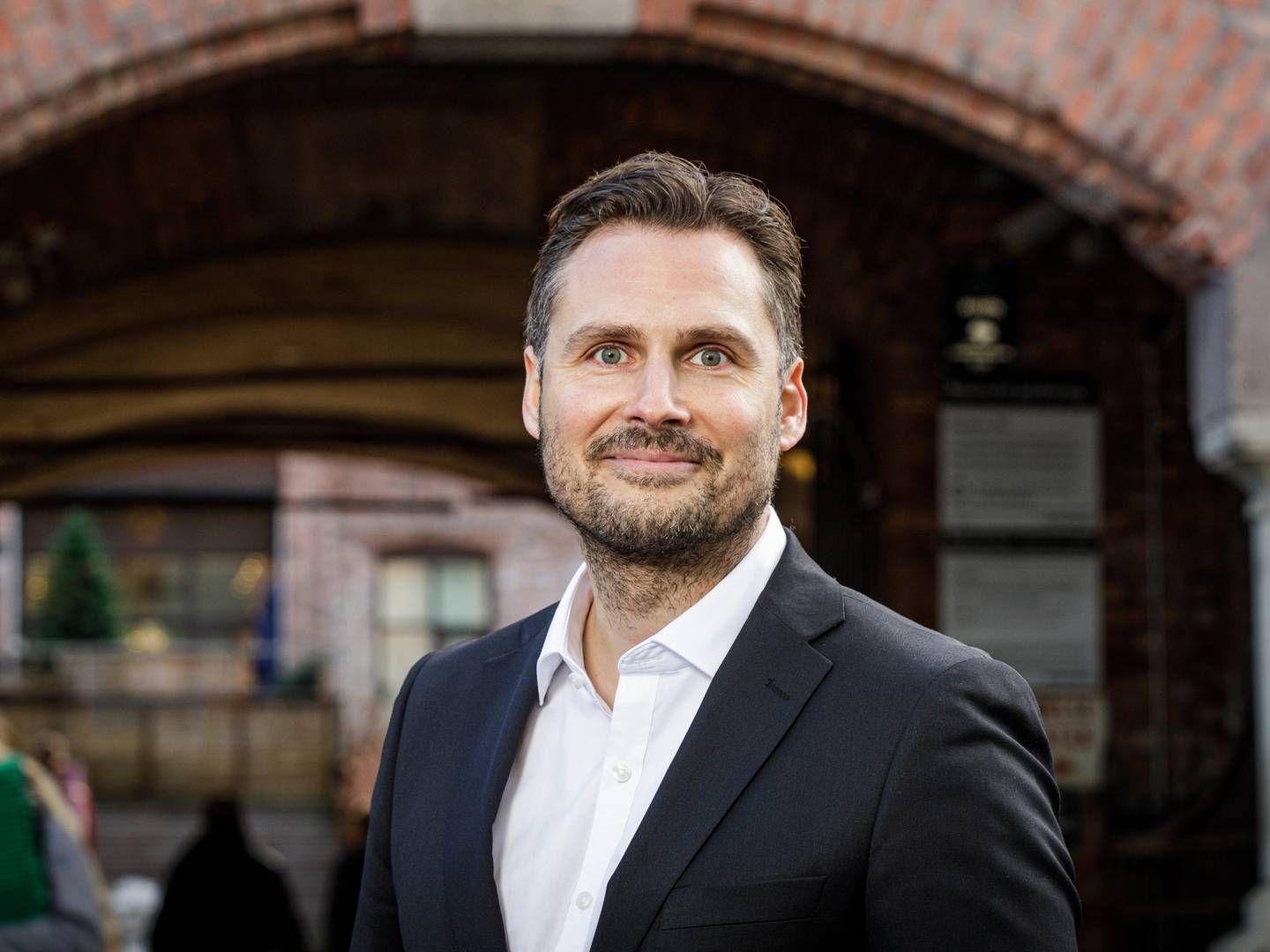– Fonio har noen unike egenskaper, og det blir spennende å se hvordan Carlsbergs "fonio-øl" blir mottatt i sommer, sier Jeppe Grøttland, ESG-sjef i Ringnes. | Foto: Ringnes