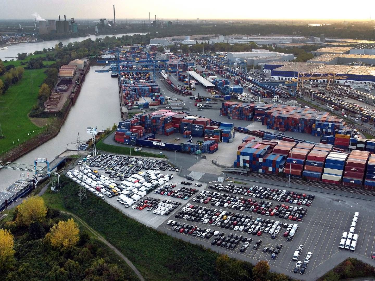 Havnen i den tyske by Duisburg ved Rhinen er verdens største indlandshavn. | Foto: Michael Sohn/AP/Ritzau Scanpix