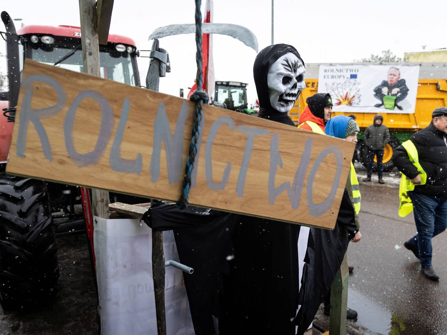 Det er nærliggende at tro, at de kinesiske myndigheder forsøger at genoplive landbrugsprotesterne i EU for at slippe for en straftold på elbiler, forklarer Carsten Daugbjerg. | Foto: Jakub Orzechowski/Reuters/Ritzau Scanpix