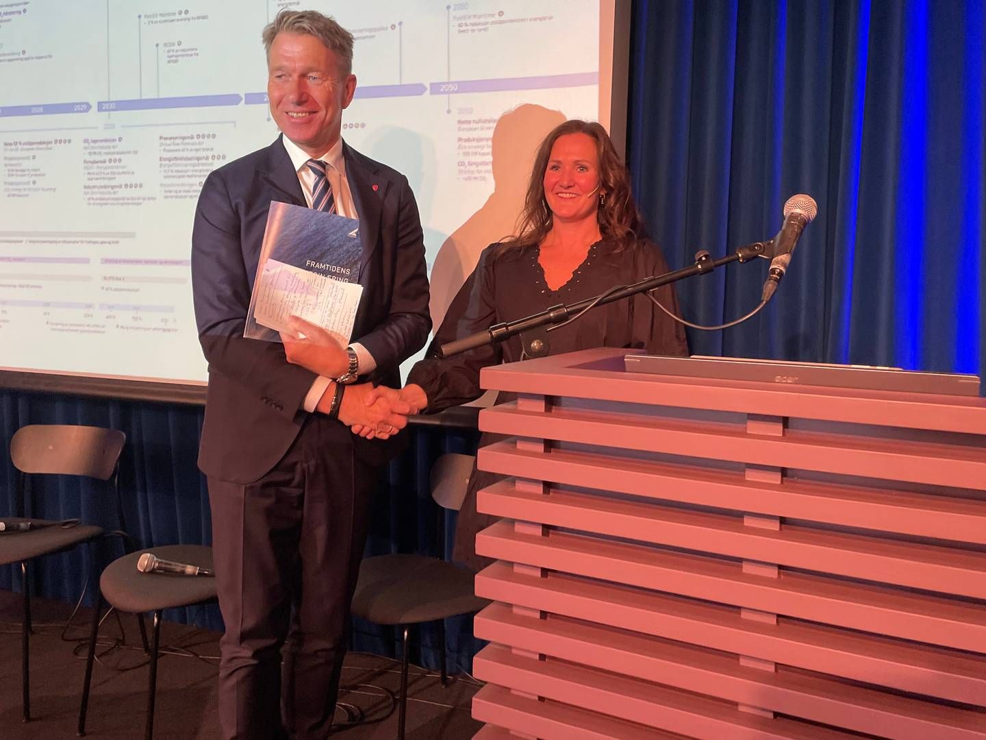 Her er Aasland sammen med Benedicte Solaas fra Offshore Norge. Solaas presenterte den fjerde statusrapporten for Konkrafts klimaplan, som først ble lansert i 2020. | Foto: Harald Amdal/EnergiWatch