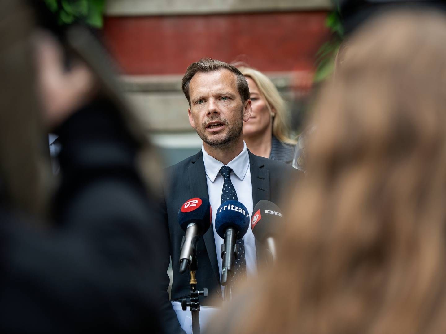 Justitsminister Peter Hummelgaard (S) har tidligere givet udtryk for, at der ville blive taget stilling til det ”videre forløb”, når arbejdet engang skulle genoptages. | Foto: Thomas Sjørup