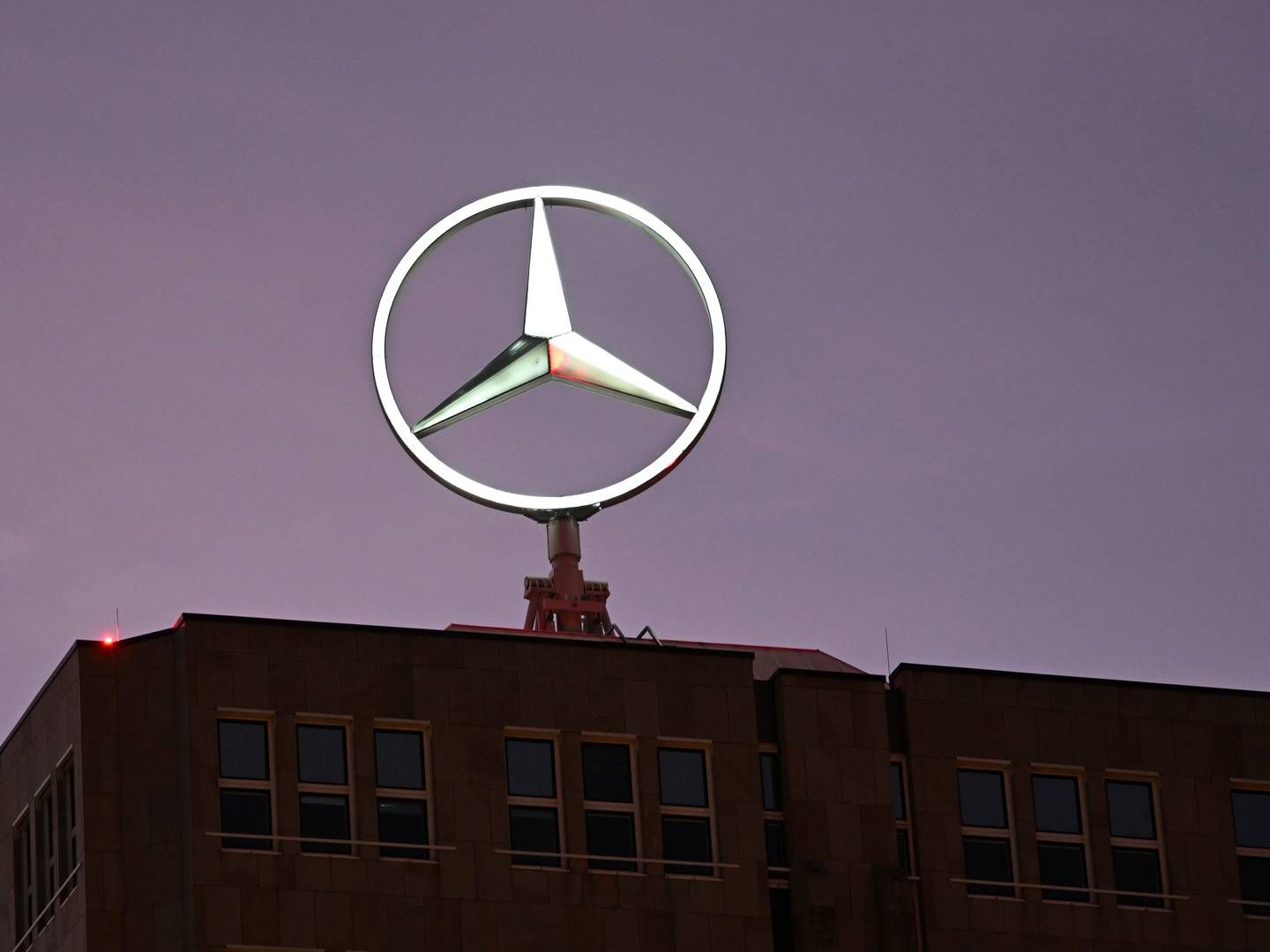 Mercedes-Benz kom ud af 2023 med et resultat i Danmark på 447 mio. kr. før skat. | Foto: Bernd Wei'brod/AP/Ritzau Scanpix