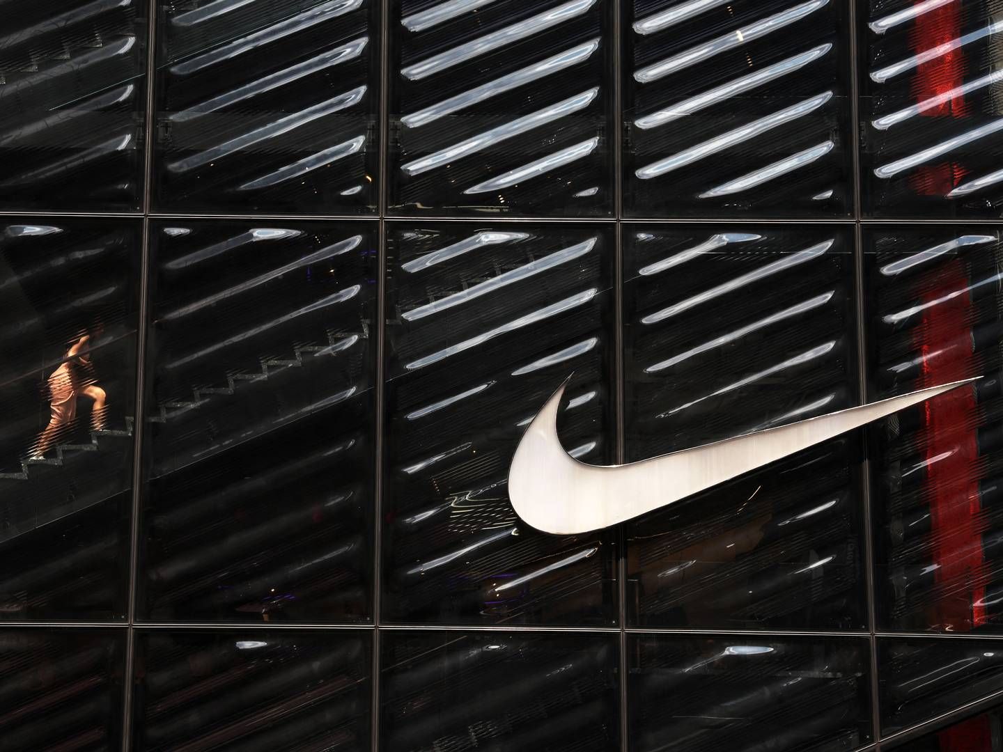 Titusindvis af falske Nike- og Converse-produkter skal ifølge et søgsmål være blevet solgt gennem asiatiske kopi-netværk.. | Foto: Shannon Stapleton