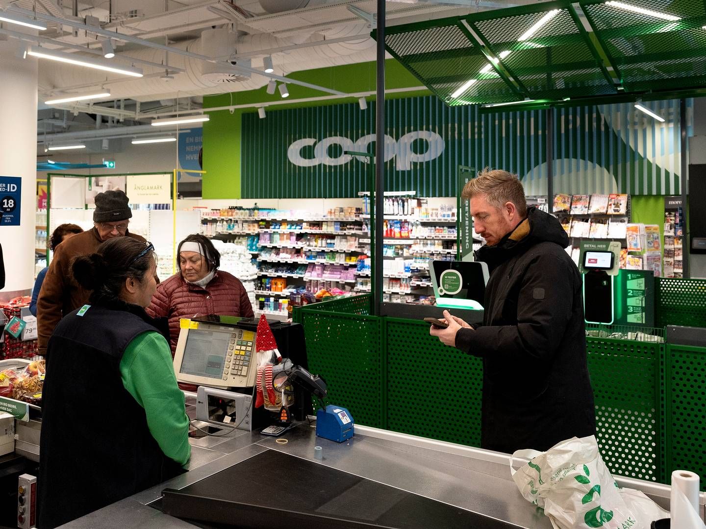 Coop frasælger en række butikker og rydder op i organisationen med en bl.a. fyringer af administrative medarbejdere. | Foto: Finn Frandsen/Ritzau Scanpix.