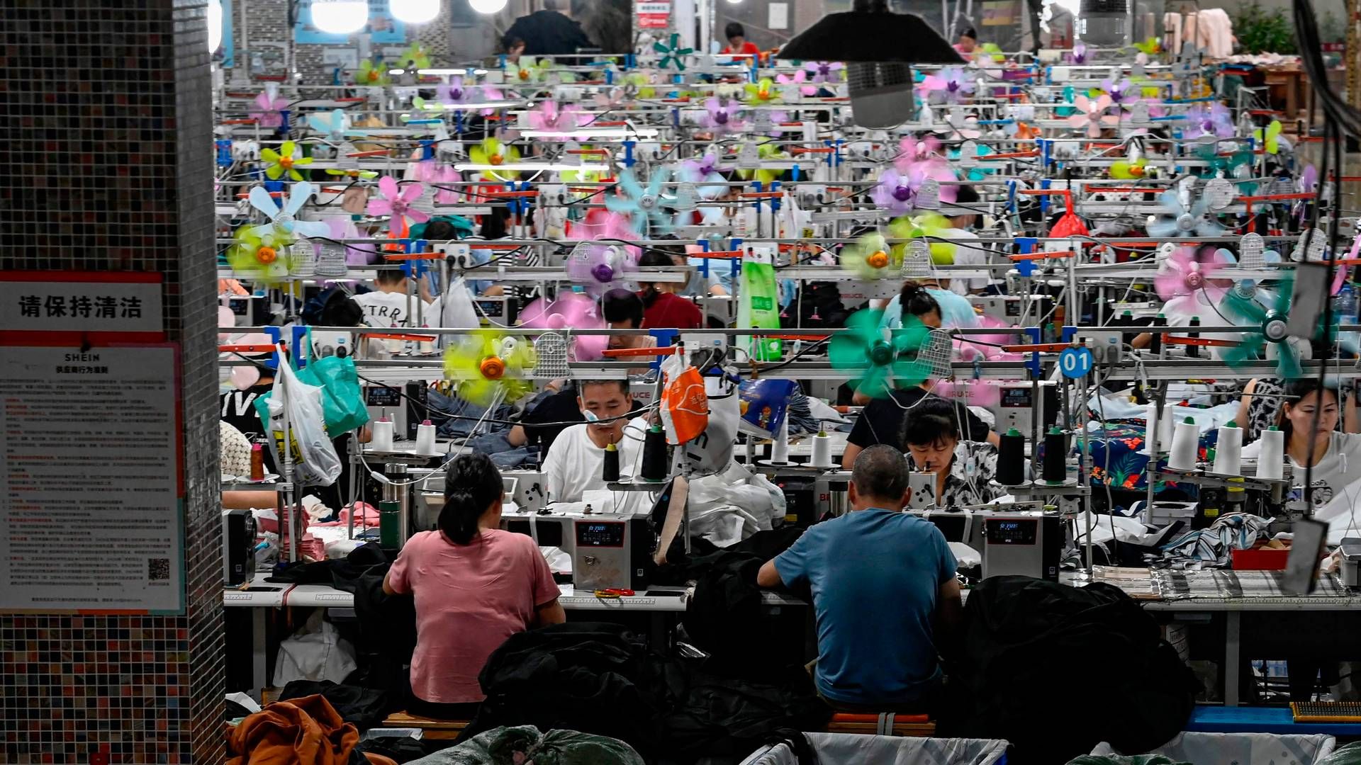 Billedet fra juni viser en tekstilfabrik, der producerer til Shein i Guangzhou, der ligger i Guangdong-provinsen i det sydlige Kina. | Foto: Jade Gao