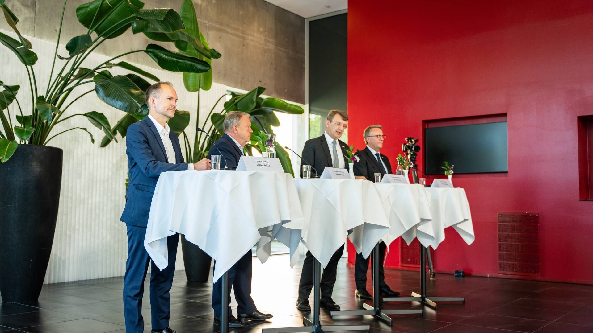 Regeringen præsenterede ved et pressemøde hos virksomheden Lundbeck sit udspil til blandt andet et højere fradrag for udgifter til forskning og udvikling. | Foto: Emil Nicolai Helms
