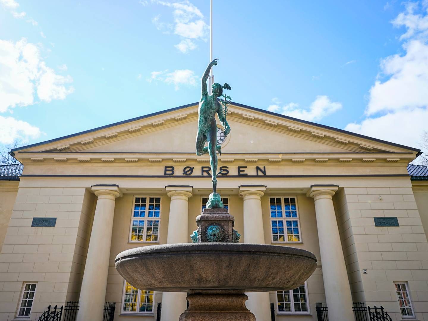 TALLRIKT: En rekke selskaper på Oslo Børs slipper resultater i løpet av sommeren, i likhet med svenske eiendomsaktører som er aktive i Norge. | Foto: Håkon Mosvold Larsen / NTB