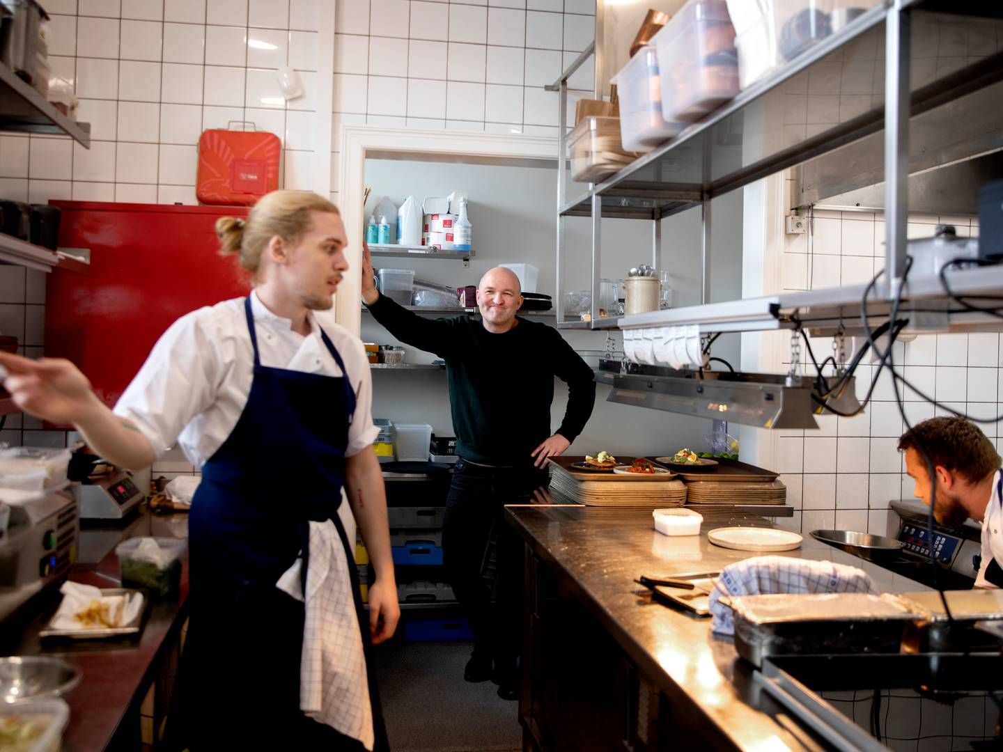 Restaurant- og cateringkoncernen Madklubben med stifter og direktør Anders Aagaard i spidsen (i midten) har bygget en større cateringdivision op over de senere år. Nu forlader divisionsdirektøren jobbet. | Photo: Finn Frandsen
