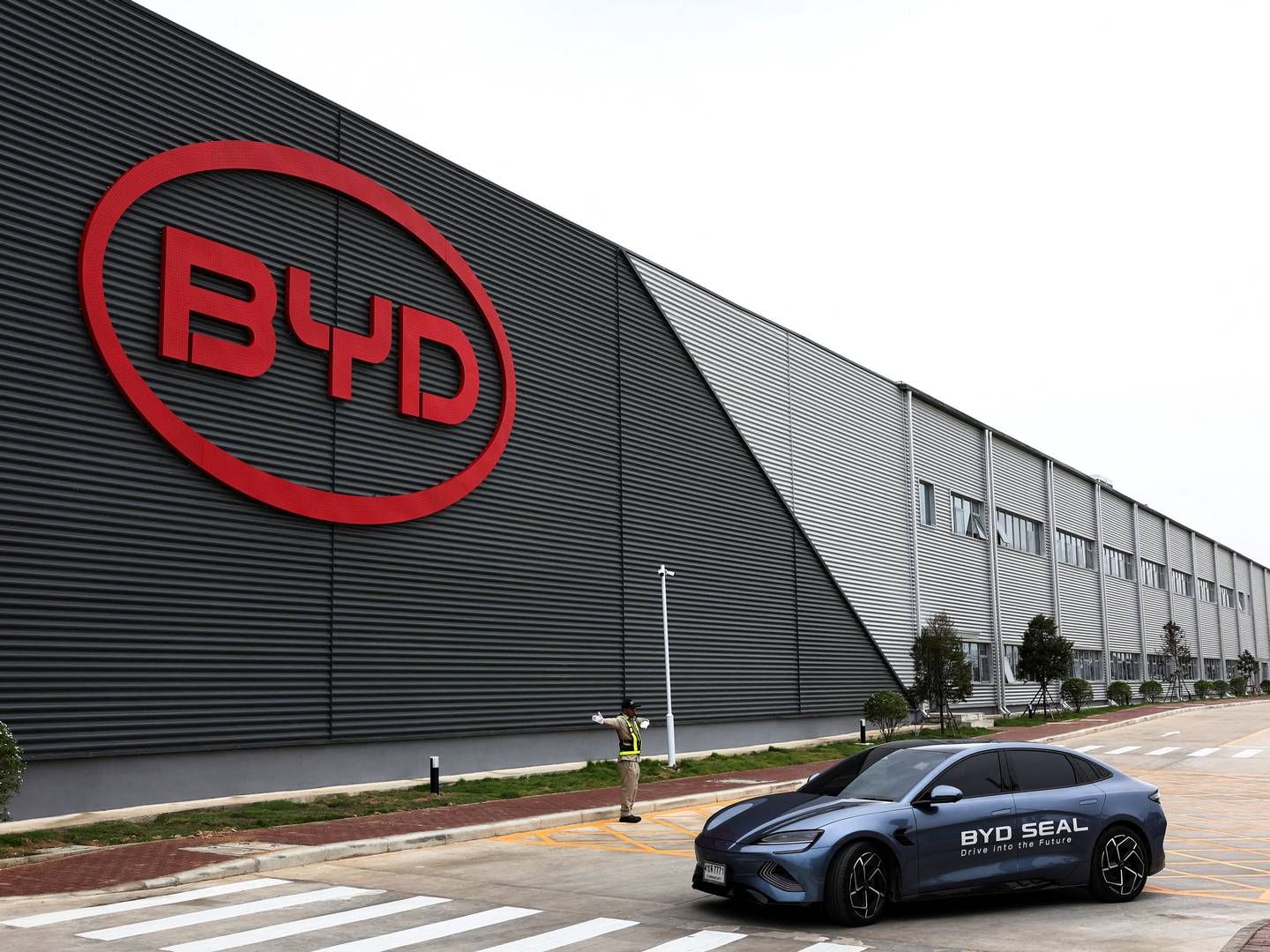 Fabrik, der fremstiller den kinesiske elbil BYD. | Photo: Chalinee Thirasupa