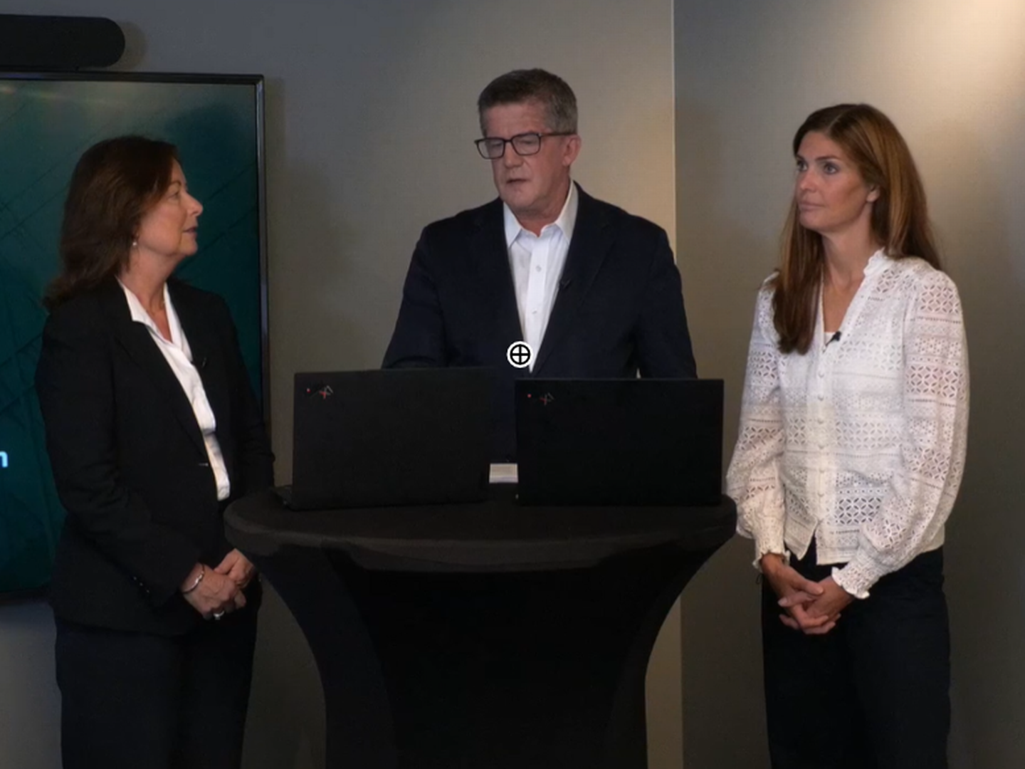 PRESENTERTE HALVÅRSRAPPORT: Marianne Aalby (EVP Finance and ESG), Ilija Batljan (CEO) og Ylva Gøransson (CFO) i Public Property Invest | Photo: Webcast Public Property Invest