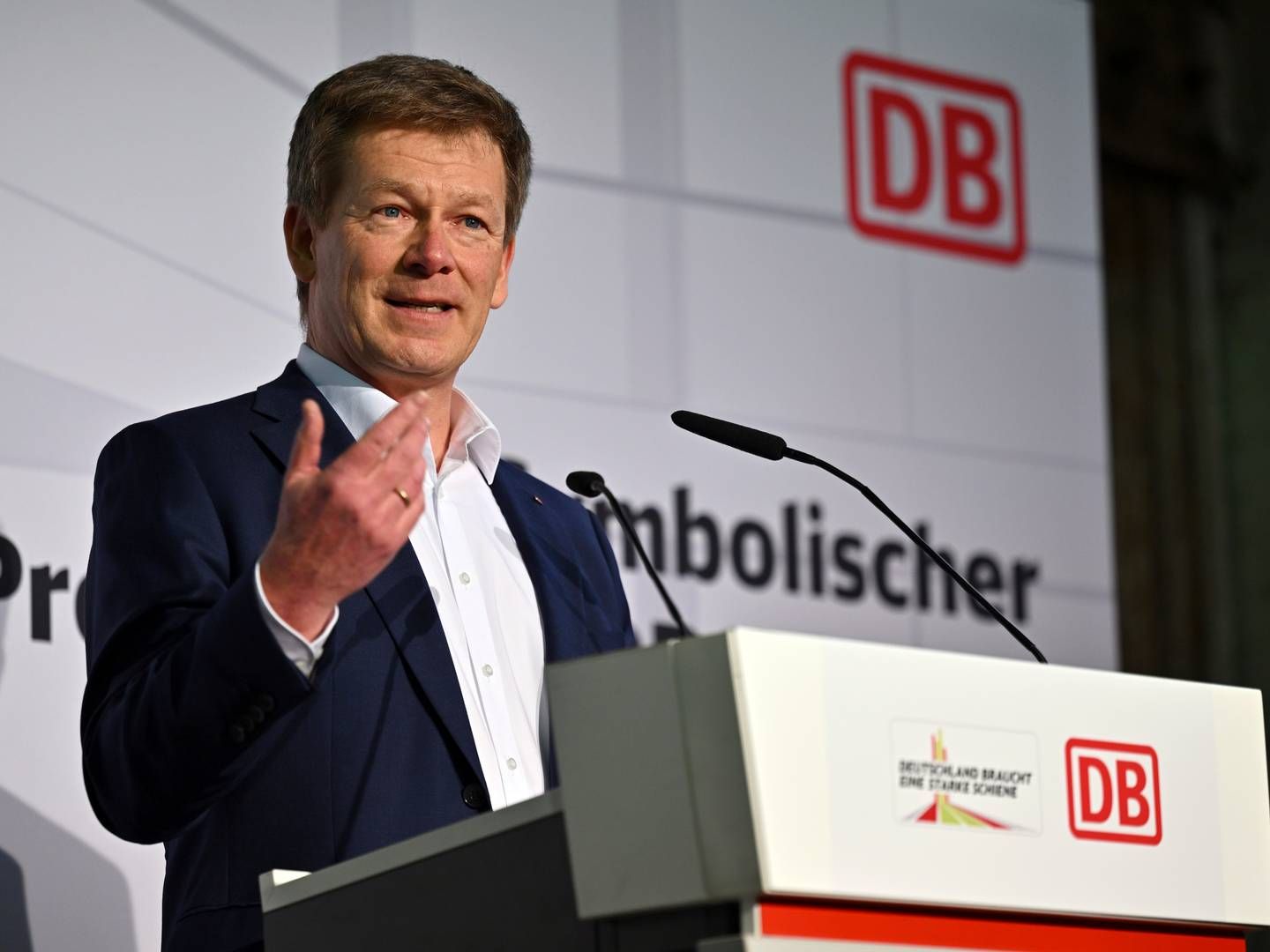 DB Schenker er ejet af den statsejede jernbanekoncern Deutsche Bahn, hvor Richard Lutz er topchef.