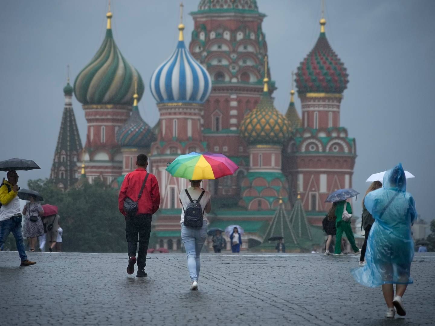 Russland har hevet styringsrenten seks ganger på litt over ett år for å håndtere den høye inflasjonen. | Foto: Aleksander Zemlianitsjenko / AP / NTB