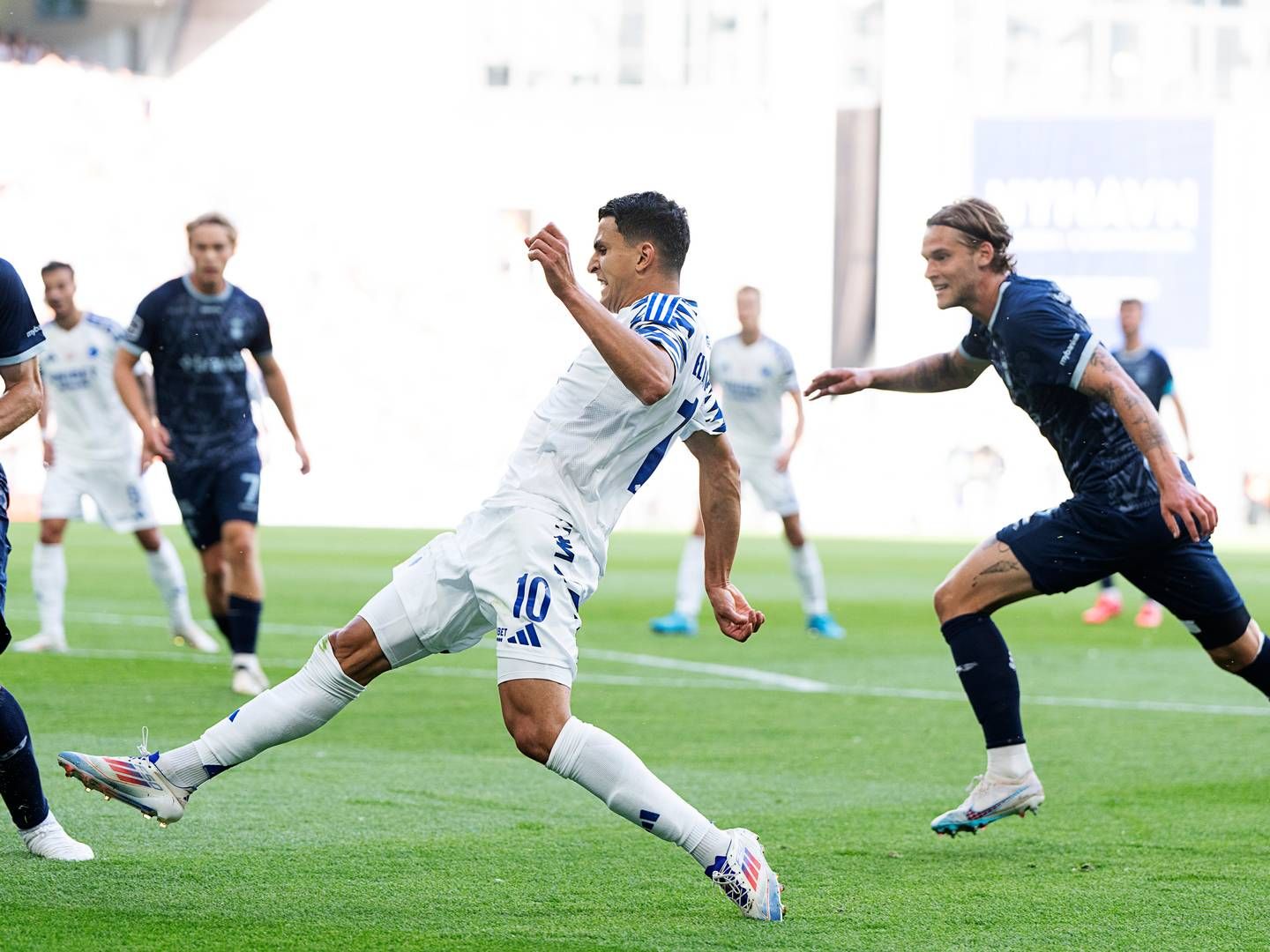 Rettighederne til Superligaen er i 2024-2030 delt mellem TV 2 og Viaplay Group, men det er Matchday Production, der står for at afvikle tv-produktion af kampene. | Foto: Claus Bech/Ritzau Scanpix