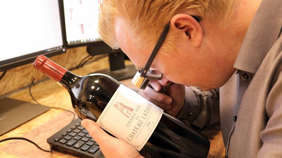 Mads Duus Pedersen er Rare Wine Invests vindetektiv. Han undersøger investeringsselskabets samlervine for fusk. | Foto: Foto: PR/Lange