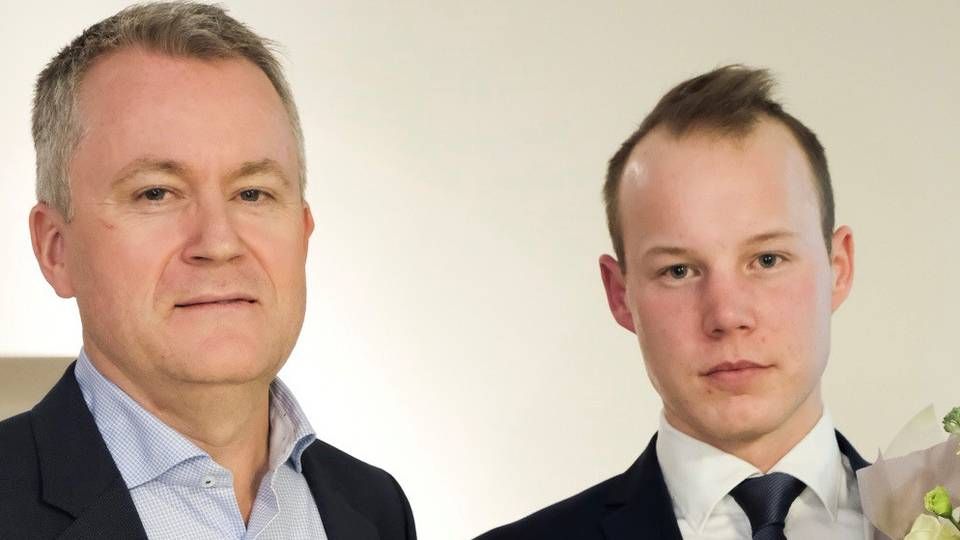 Karnov Groups adm. direktør, Flemming Breinholt, sammen med vinderen af Nytænkerprisen 2018, Mike Vestergaard. | Foto: Karnov PR