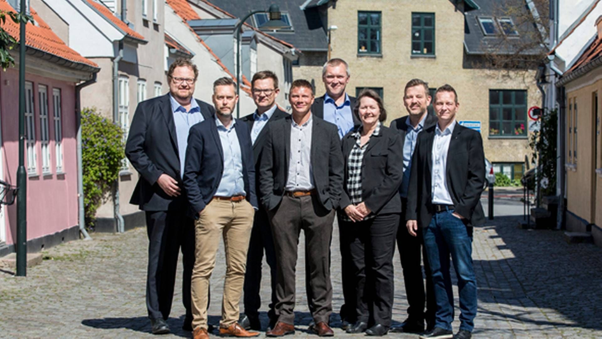Det samlede mæglerteam i Region Sjælland hos EDC Erhverv Poul Erik Bech. | Foto: PR