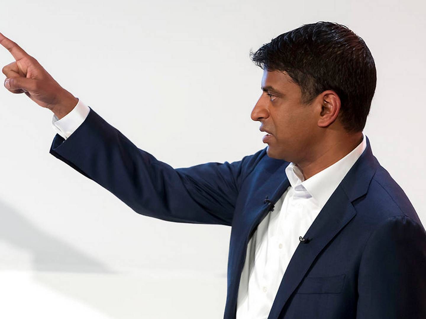 Vasant Narasimhan, adm. direktør i Novartis, siger til sine medarbejdere, at han godt forstår, hvis de er skuffede eller frustrerede. | Foto: ritzau/AP/Georgios Kefalas
