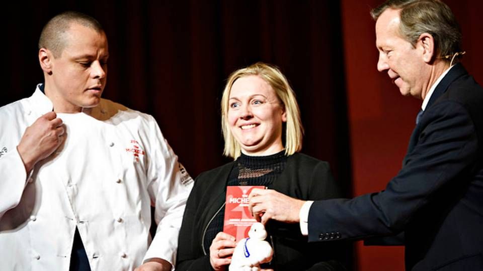 Michael Munk og Mette Derdau fra Memu modtager sin michelinstjerne på Københavns Rådhus. | Foto: Ritzau Scanpix/Philip Davali