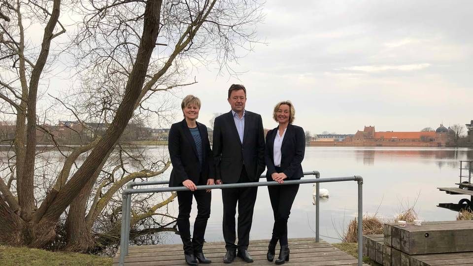 Ny ejerkreds i Danbolig. Susanne Vang Pedersen (tv), Johnny Hallas og Dorthe Mills (th). | Foto: PR/Danbolig