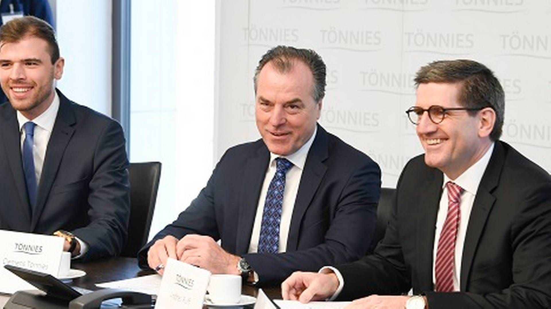 I midten Clemens Tönnies, direktør og ejer i Tönnies. | Foto: PR