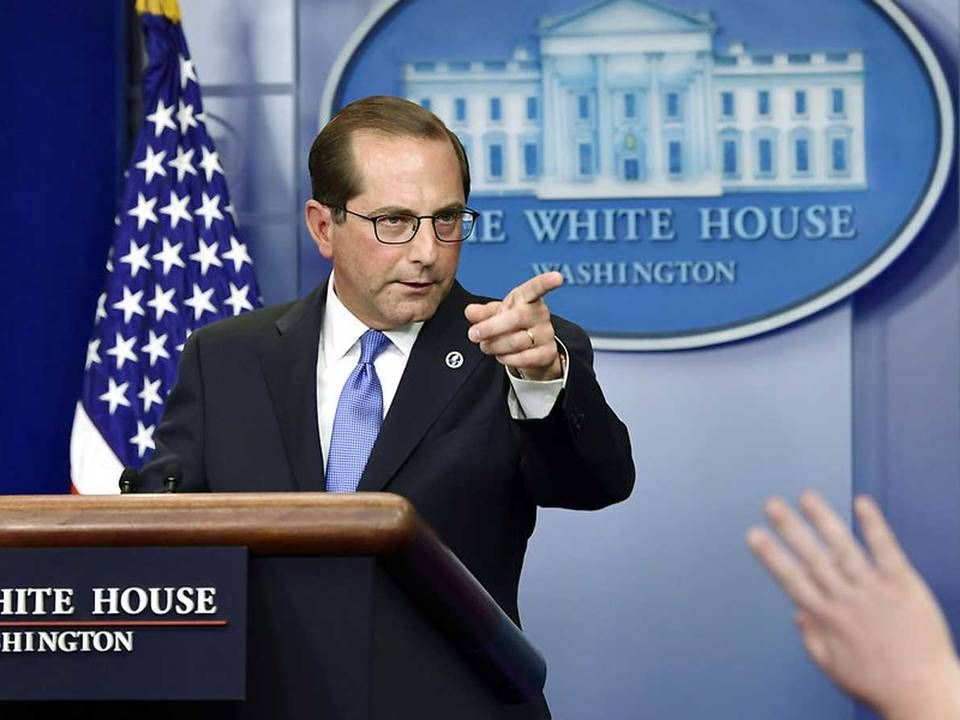 USA's sundhedsminister Alex Azar (billedet) siger, at flere medicinalfirmaer lige nu overvejer at sænke priserne på deres medicin, lige som Donald Trump hævdede for 14 dage siden. | Foto: Ritzau Scanpix/AP/Susan Walsh