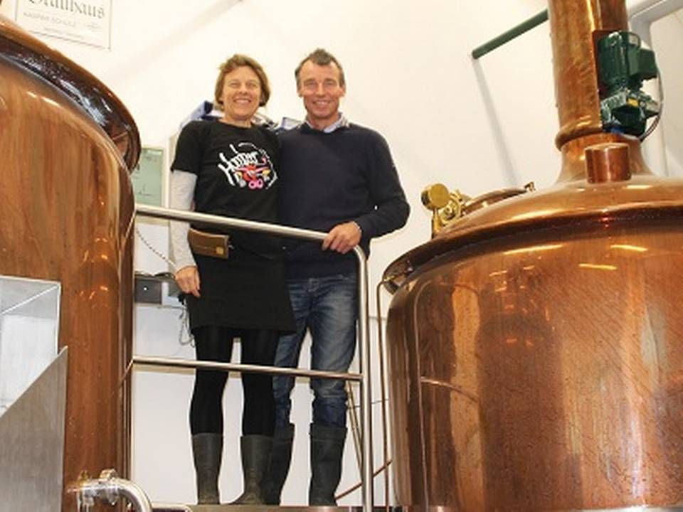 Ægteparret Gunhild Frydenlund Rasmussen og Jørgen Fogh Rasmussen solgte tidligere på året bryggeriet Hornbeer. Nu er der kommet ny ejer og direktør til. | Foto: PR.