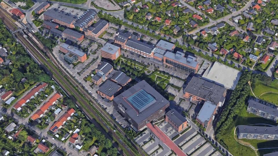 Ejendomskomplekset Sønderhøj i Viby ved Aarhus skifter nu ejer fra Coop til Dades. | Foto: Google.