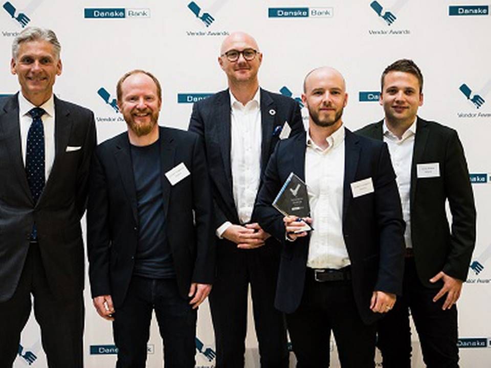 Fra venstre: Thomas Borgen, adm. direktør Danske Bank; Anders Kragelund, COO for Actimo; Frederrick Haman, SVP for Actimo; Steffen Kongstoft og Jonas Brauer fra Actimo | Foto: PR/Actimo
