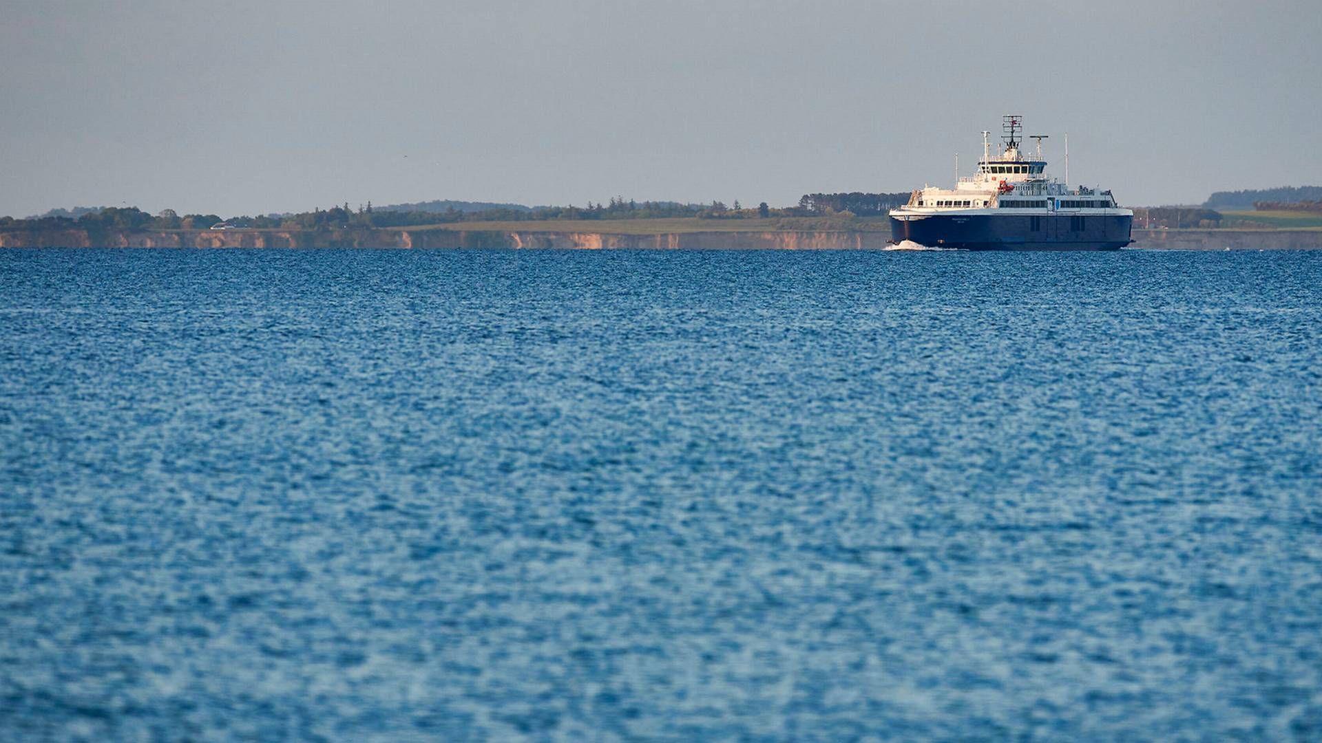 Samsø-færgen Prinsesse Isabella bliver måske en dag afløst af en broforbindelse, som pensionskasser finansierer. | Foto: Ritzau Scanpix/Claus Bonnerup