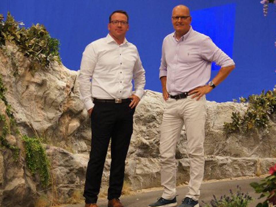 "Cykling matcher vores værdisæt," siger Waoos adm. direktør Jørgen Steensgaard (tv). Han ses her sammen med tidligere cykelrytter og holdejer Bjarne Riis. | Foto: PR Waoo