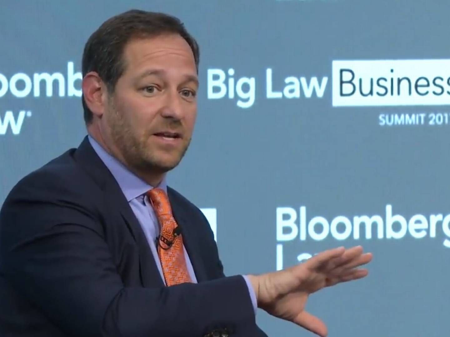 Investeringsbanken Morgan Stanleys chefjurist, Eric Grossman - her ved mediekoncernen Bloombergs Big Law Business Summit sidste år, er USAs højeste betalte chefjurist. | Foto: Bloomberg/Youtube