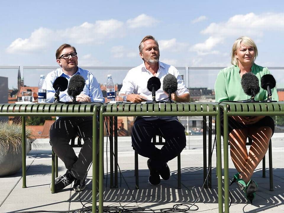 Økonomi- og indenrigsminister Simon Emil Ammitzbøll-Bille (tv) med udenrigsminister og partileder Anders Samuelsen samt gruppeformand Christina Egelund fra Liberal Alliance | Foto: Mads Claus Rasmussen/Ritzau Scanpix