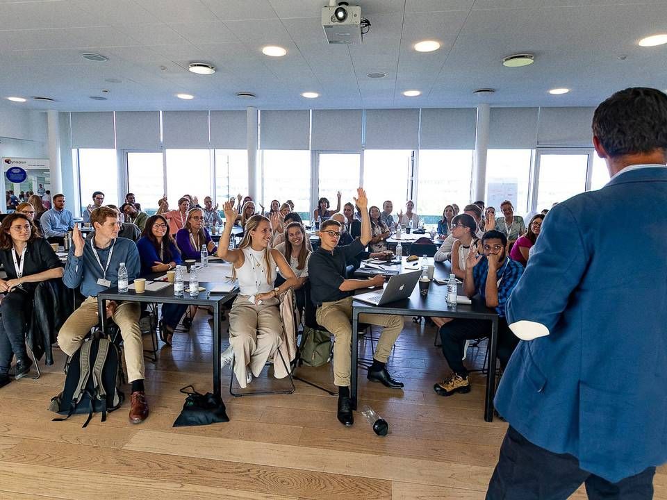 Et arrangement med studenterforeningen Synapse tidligere på måneden bød blandt andet på et foredrag fra Richard Wright, adm. direktør for Roche i Danmark. | Foto: Synapse