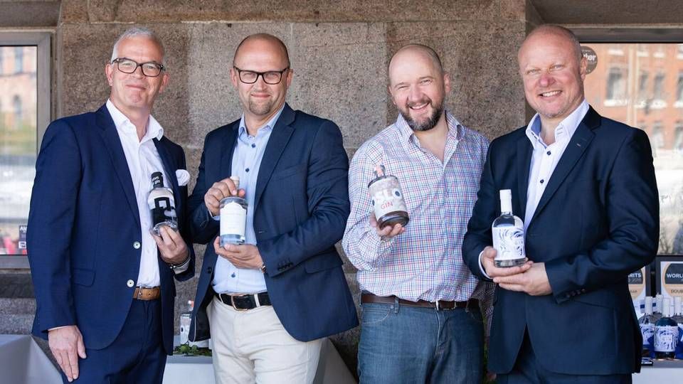 Stifter og adm. direktør i Nordic Gin House, Jakob Vallentin (tv.), i selskab med gæster til lanceringen i april. | Foto: PR Nordic Gin House