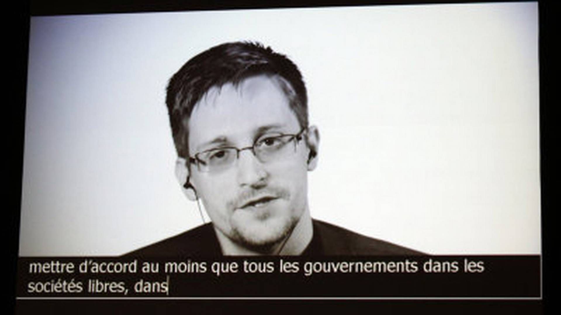 Edward Snowden, der her deltager i en videokonference med radiojournalister i Paris, offentliggjorde for fem år siden hemmelige dokumenter, der afslørede efterretningstjenesters masseovervågning | Foto: Geoffroy Van Der Hasselt/arikiv/Ritzau Scanpix