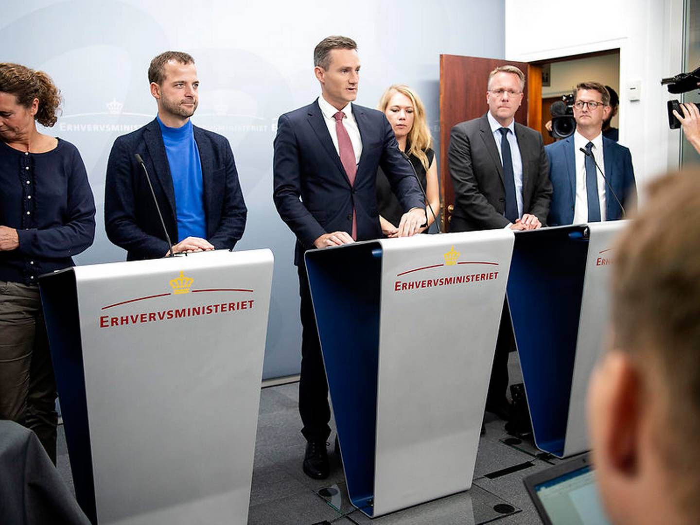 Den finansielle forligskreds med erhvervsminister Rasmus Jarlov (K) i spidsen præsenterede onsdag eftermiddag den skærpede hvidvasklovgivning | Foto: Nils Meilvang/Ritzau Scanpix
