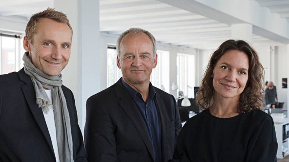 Mikkelsen Arkitekter udvider partnerkredsen med to nye partnere. Fra højre Nikolaj Rahbek Ernst, Stig Mikkelsen og Luise Hooge Lorenc. | Foto: Stamers Kontor.