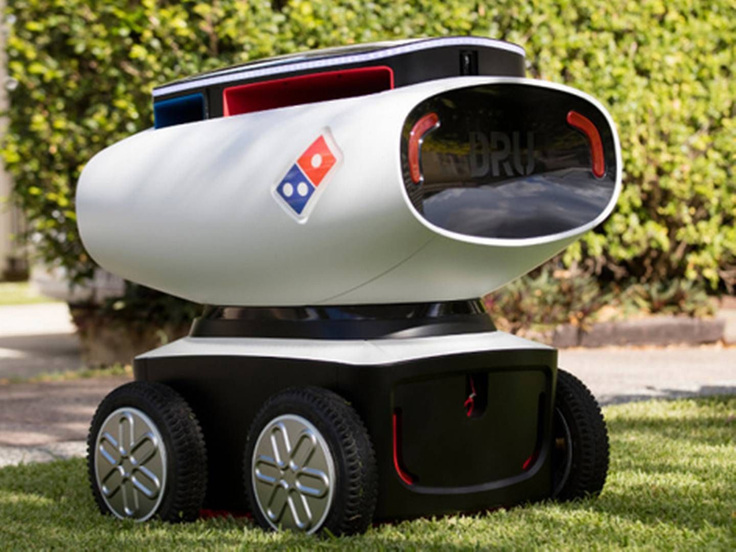 Domino's lancerede i 2016 en selvkørende pizzarobot. Det kan måske blive fremtiden i Danmark også. | Foto: Domino's