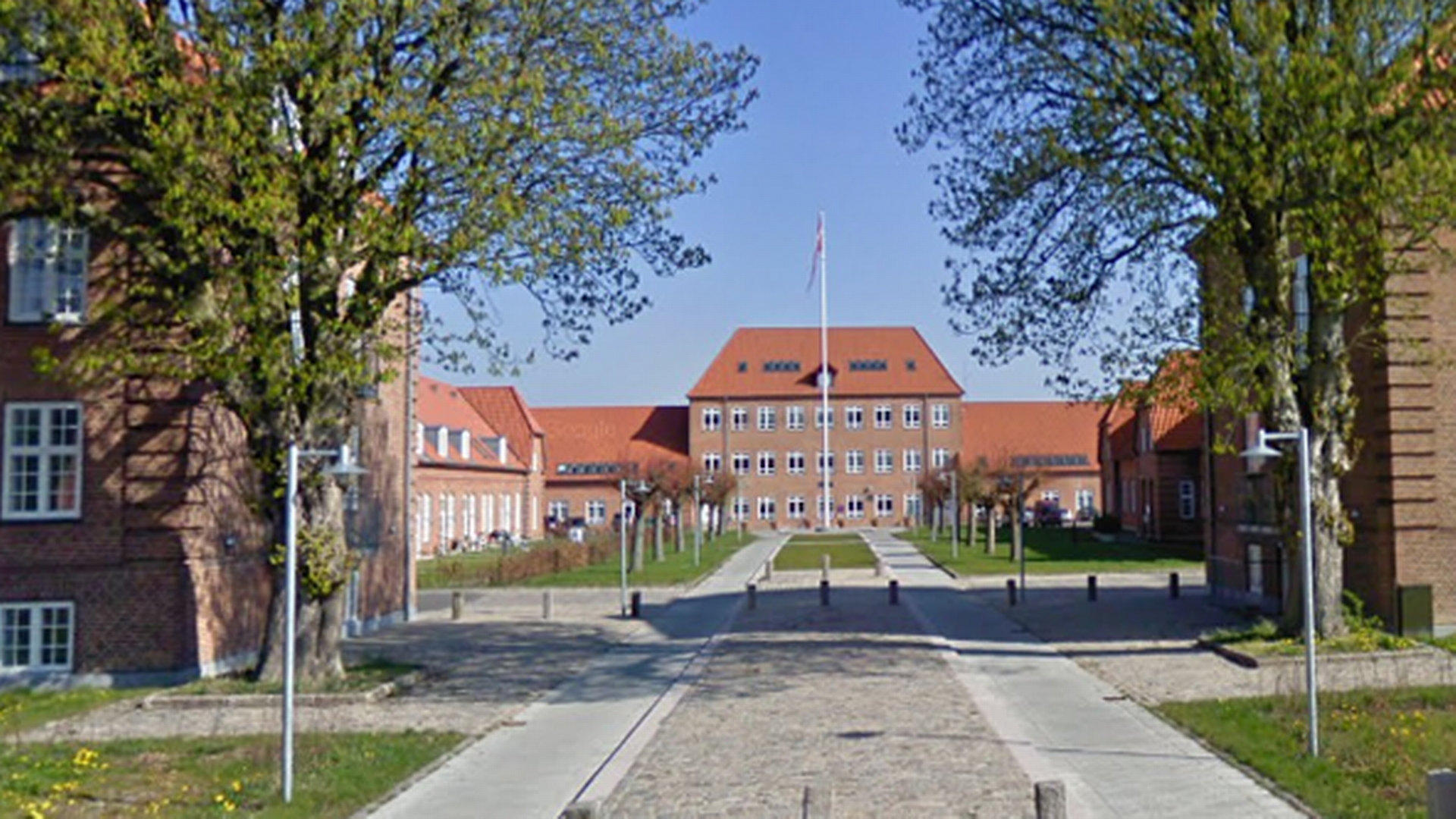 Ringsted Kaserne, hvis bygninger blev opført i 1913-1914, blev nedlagt som følge af forsvarsforliget i 1999. | Foto: Google Street View.