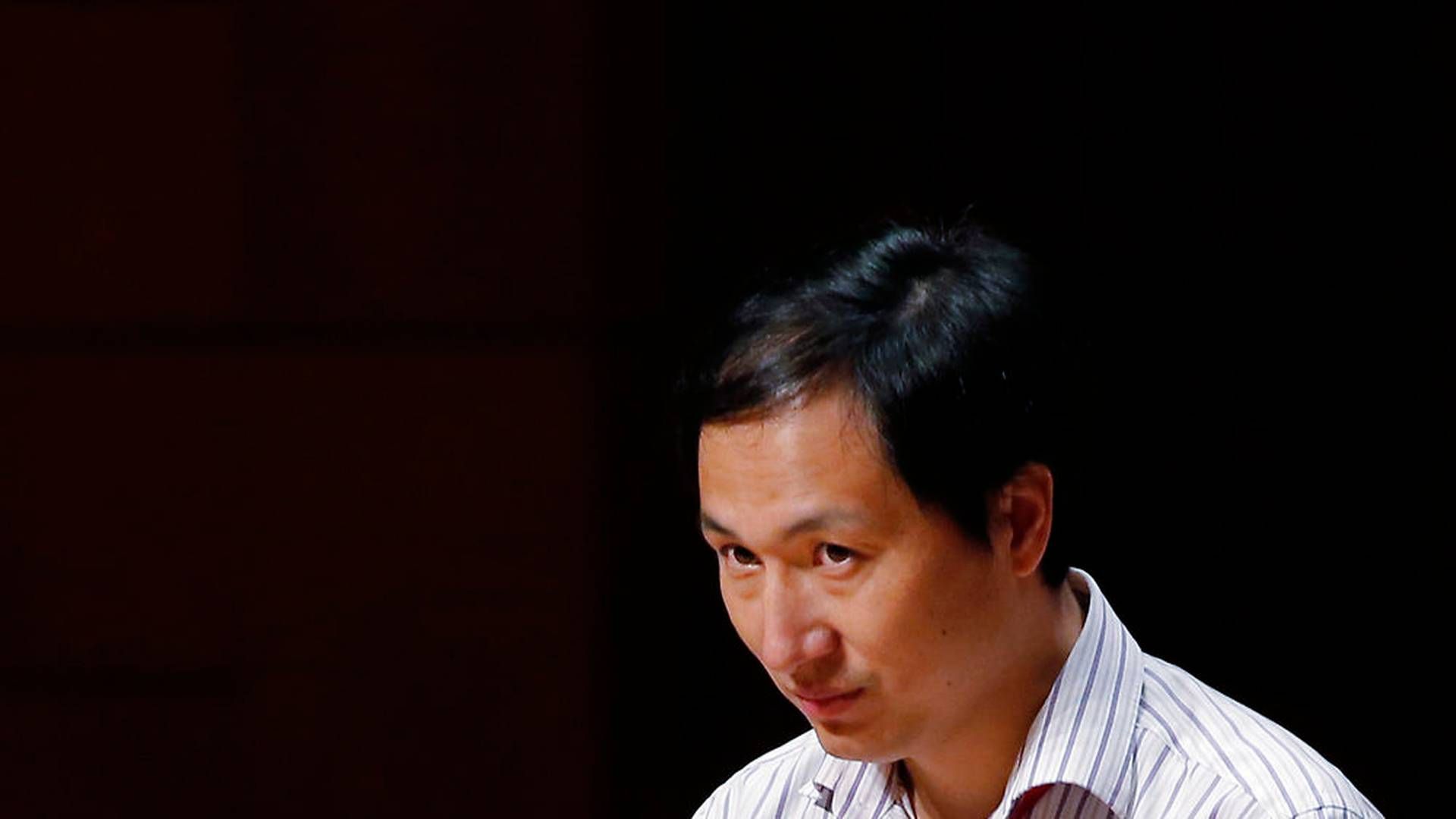 He Jiankui sagde i november, at han havde genmodificeret 16 menneskefostre med genredigeringsværktøjet crispr. | Foto: AP Photo/Kin Cheung